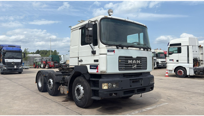 MAN 25.403 (6X2 / 6 CYLINDER / EURO 2 / MANUAL GEARBOX / 8 TYRES) - Tractor: foto 2 MAN 25.403 (6X2 / 6 CYLINDER / EURO 2 / MANUAL GEARBOX / 8 TYRES) - Tractor: foto 2
