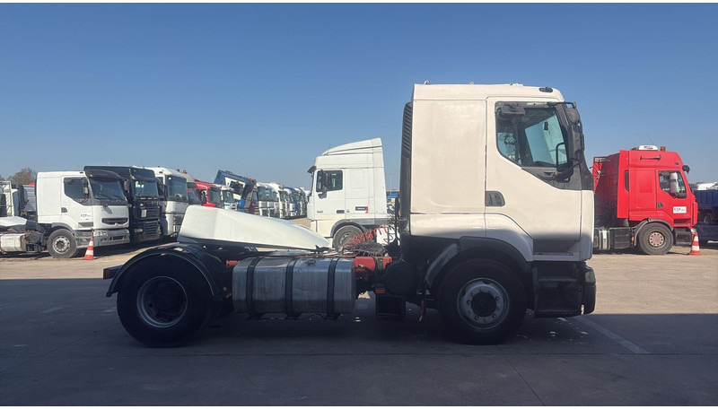Renault Premium 385 (POMPE MANUELLE / MANUAL PUMP / BOITE MANUELLE / GRAND PONT) - Tractor: foto 4 Renault Premium 385 (POMPE MANUELLE / MANUAL PUMP / BOITE MANUELLE / GRAND PONT) - Tractor: foto 4