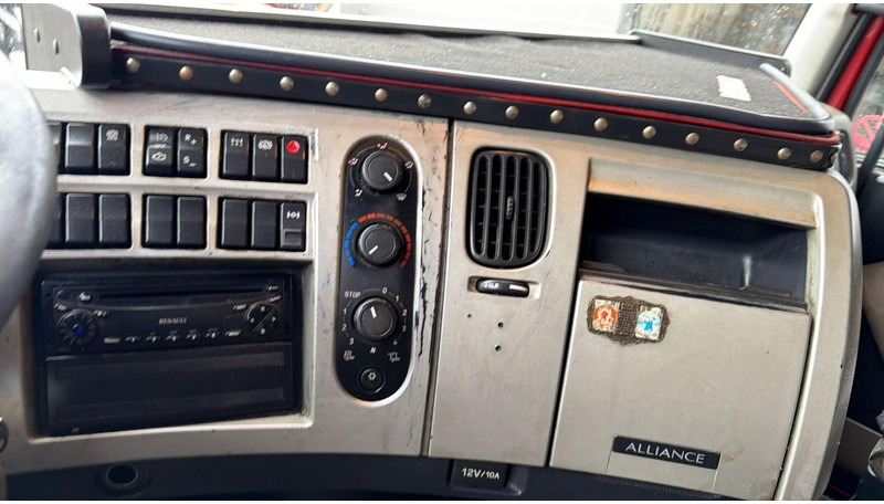 Tractor Renault Premium 450 DXI (BOITE MANUELLE / MANUAL GEARBOX): foto 17