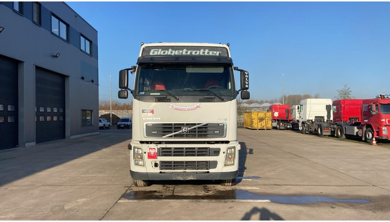 Volvo FH 12.420 (PTO / POMPE HYDRAULIQUE / BOITE MANUELLE / MANUAL GEARBOX) - Tractor: foto 2 Volvo FH 12.420 (PTO / POMPE HYDRAULIQUE / BOITE MANUELLE / MANUAL GEARBOX) - Tractor: foto 2