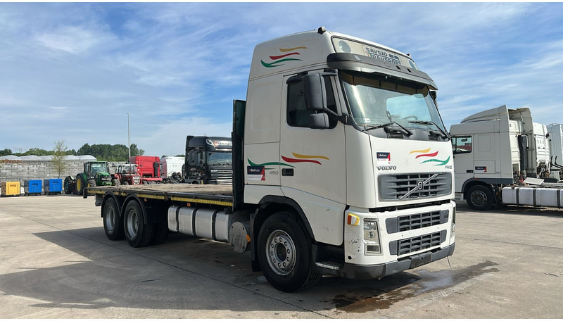 Volvo FH 12 - 460 (BOITE MANUELLE / MANUAL GEARBOX / 10 TYRES / 6X2 / AC / AIRCO) - Camião de caixa aberta/ Plataforma: foto 3 Volvo FH 12 - 460 (BOITE MANUELLE / MANUAL GEARBOX / 10 TYRES / 6X2 / AC / AIRCO) - Camião de caixa aberta/ Plataforma: foto 3