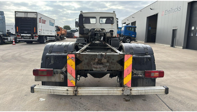 Volvo FL 220 (FULL STEEL SUSP. / 10 BOLTS / 18 TONS / VERY CLEAN CHASSIS !!! / CHASSIS 5.50M LENGHT) - Caminhão chassi: foto 5 Volvo FL 220 (FULL STEEL SUSP. / 10 BOLTS / 18 TONS / VERY CLEAN CHASSIS !!! / CHASSIS 5.50M LENGHT) - Caminhão chassi: foto 5