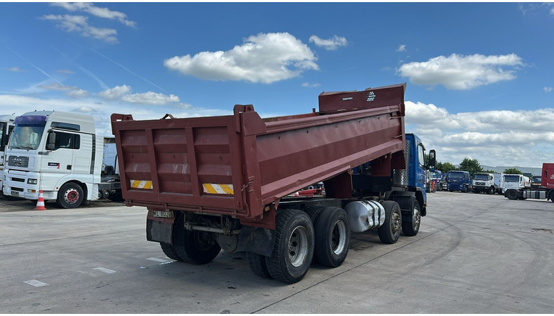 Volvo FM 12 - 340 (MANUAL GEARBOX / STEEL SUSPENSION / LAMES / BOITE MANUELLE) - Caminhão basculante: foto 5 Volvo FM 12 - 340 (MANUAL GEARBOX / STEEL SUSPENSION / LAMES / BOITE MANUELLE) - Caminhão basculante: foto 5