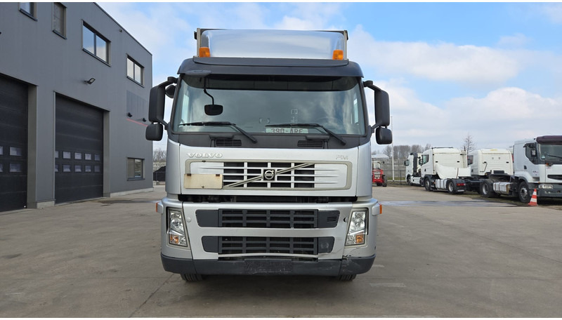 Volvo FM 400 (BELGIAN TRUCK / TECHNICAL TOP CONDITION !! / 6X2 / LIFT / EURO 5) - Caminhão com lona: foto 2 Volvo FM 400 (BELGIAN TRUCK / TECHNICAL TOP CONDITION !! / 6X2 / LIFT / EURO 5) - Caminhão com lona: foto 2