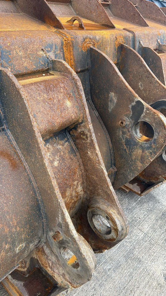 KOMATSU WA500 Loading Bucket - Balde para carregadeiras: foto 4 KOMATSU WA500 Loading Bucket - Balde para carregadeiras: foto 4