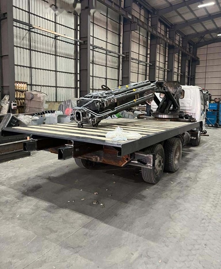 New Knuckle Crane Boom - Guindaste: foto 3 New Knuckle Crane Boom - Guindaste: foto 3