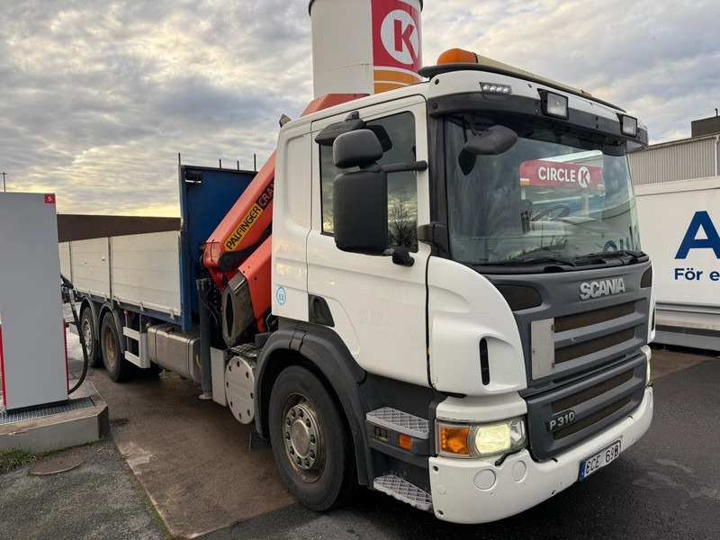 Scania P310 - Camião de caixa aberta/ Plataforma, Caminhão grua: foto 2 Scania P310 - Camião de caixa aberta/ Plataforma, Caminhão grua: foto 2