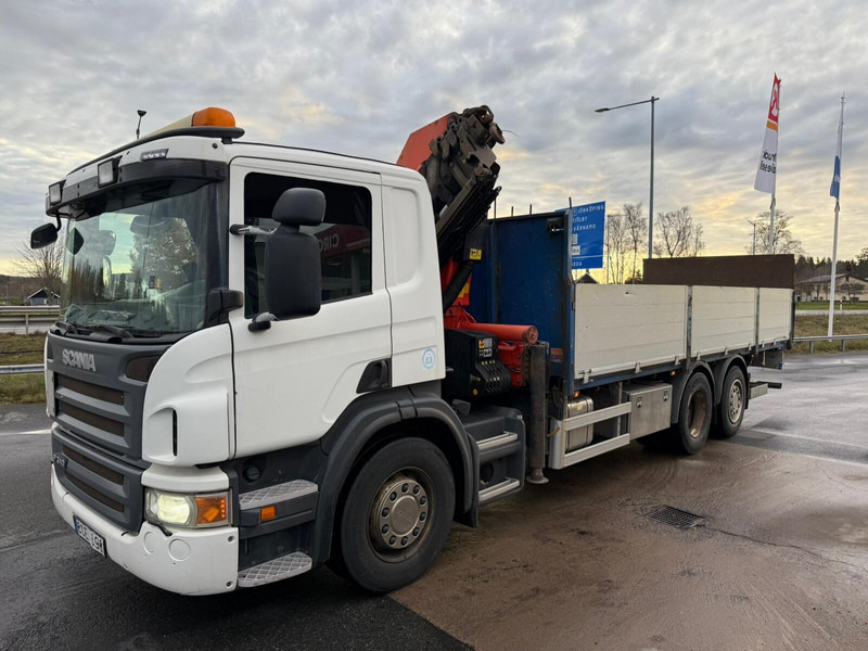 Scania P310 - Camião de caixa aberta/ Plataforma, Caminhão grua: foto 1 Scania P310 - Camião de caixa aberta/ Plataforma, Caminhão grua: foto 1