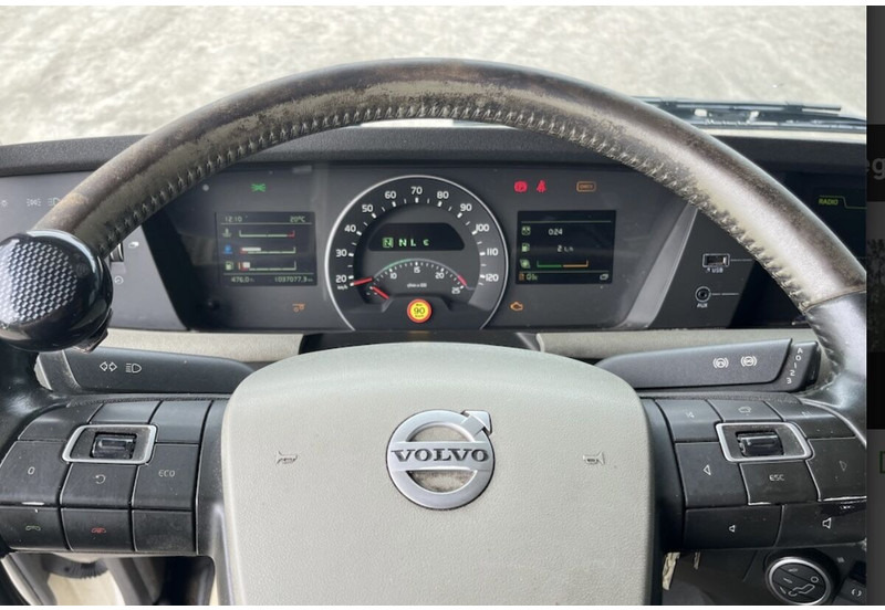 Caminhão chassi Volvo FH500: foto 14