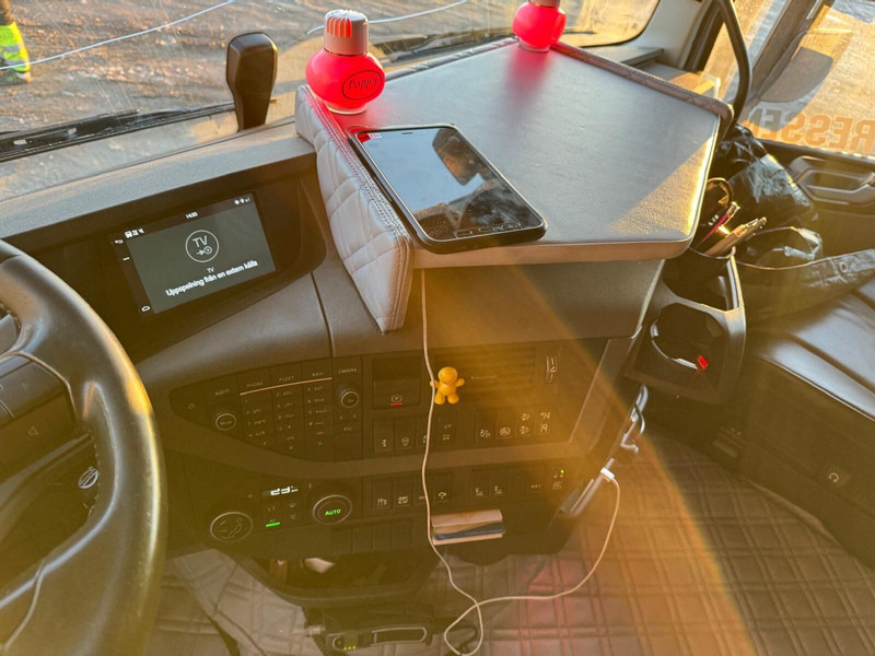 Caminhão chassi Volvo FH540: foto 8