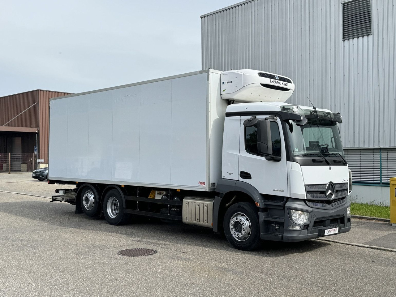 Mercedes-Benz Antos 2533L Kühlkoffer TK T-800R Lenkachse TOP - Caminhão frigorífico: foto 4 Mercedes-Benz Antos 2533L Kühlkoffer TK T-800R Lenkachse TOP - Caminhão frigorífico: foto 4