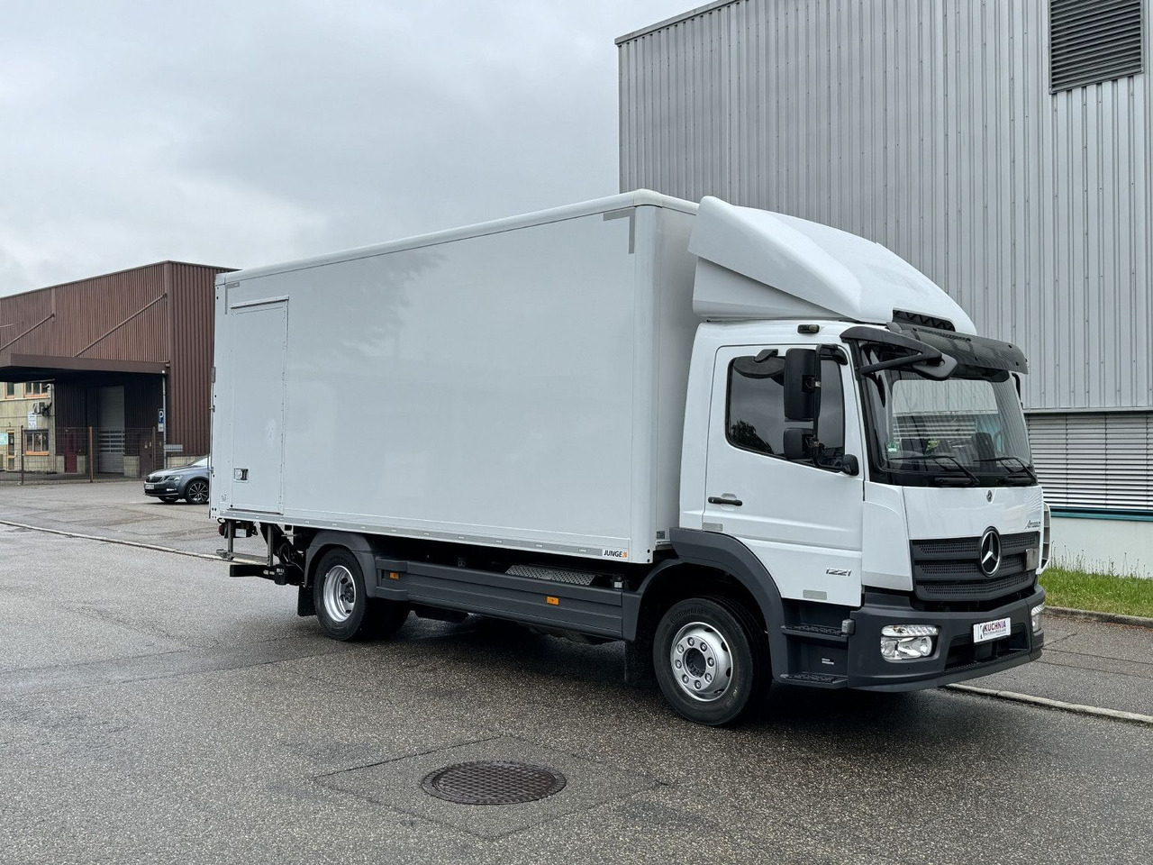 Mercedes-Benz Atego 1221 L Koffer 6,1m LBW AHK Klima TOP - Caminhão furgão: foto 1 Mercedes-Benz Atego 1221 L Koffer 6,1m LBW AHK Klima TOP - Caminhão furgão: foto 1