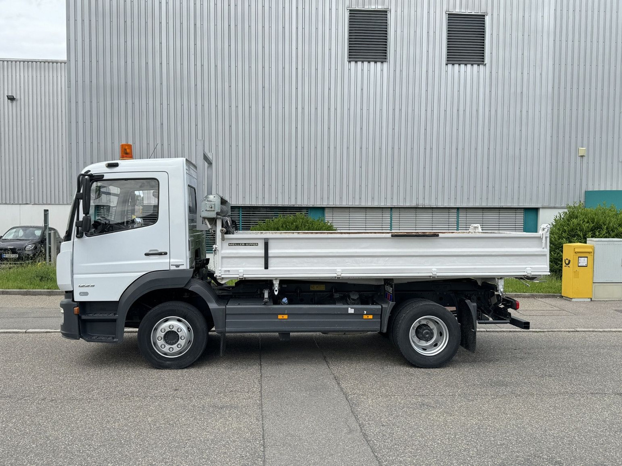 Mercedes-Benz Atego 1223 K Dreiseitenkipper 2xAHK 3-Sitze E6 - Caminhão basculante: foto 5 Mercedes-Benz Atego 1223 K Dreiseitenkipper 2xAHK 3-Sitze E6 - Caminhão basculante: foto 5