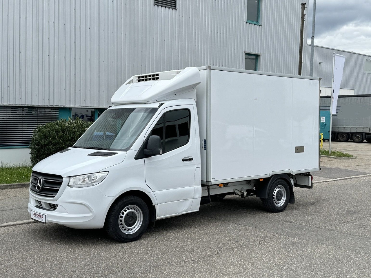 Mercedes-Benz Sprinter 316 Tiefkühl 3,3m TK V-500 MAX Luftgef. - Carrinha frigorífica: foto 3 Mercedes-Benz Sprinter 316 Tiefkühl 3,3m TK V-500 MAX Luftgef. - Carrinha frigorífica: foto 3