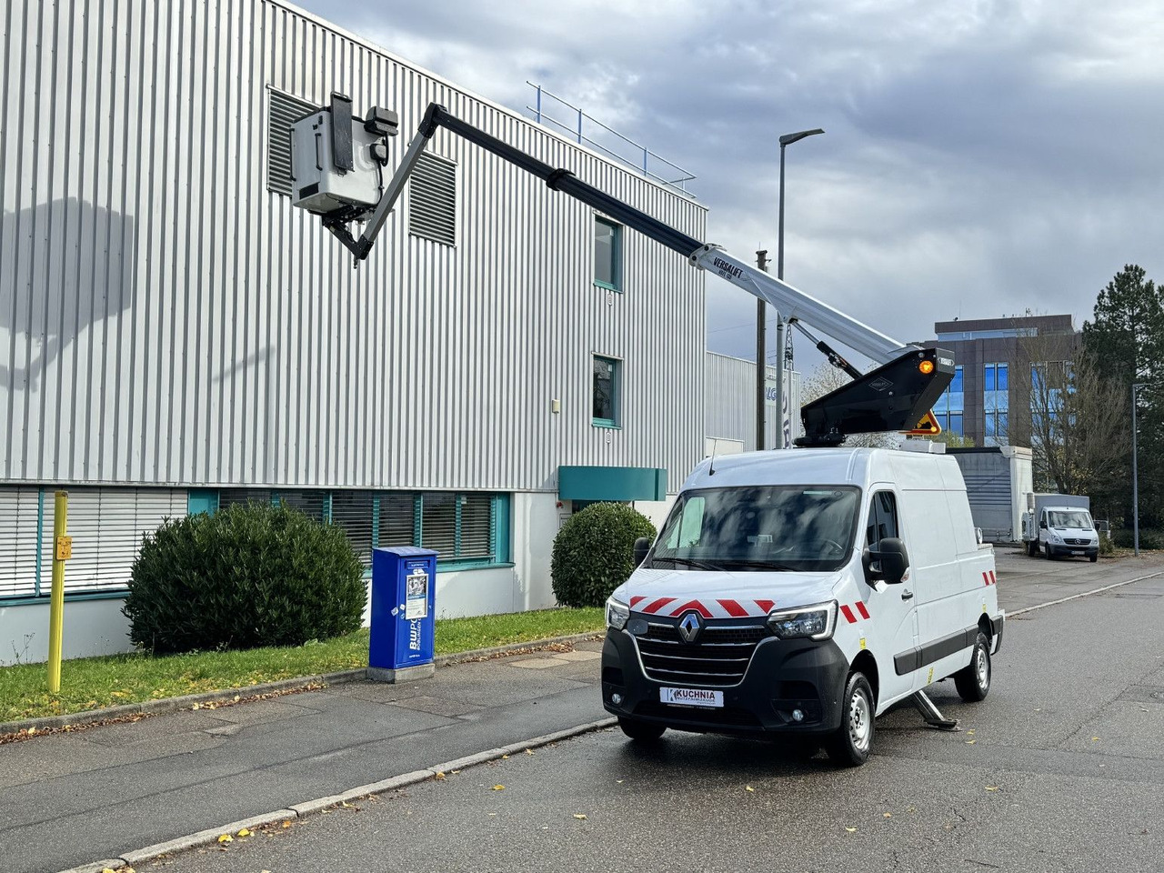 Renault MASTER Versalift VDTL 135 C, 14m 230kg Abstützun - Caminhão com plataforma aérea: foto 3 Renault MASTER Versalift VDTL 135 C, 14m 230kg Abstützun - Caminhão com plataforma aérea: foto 3