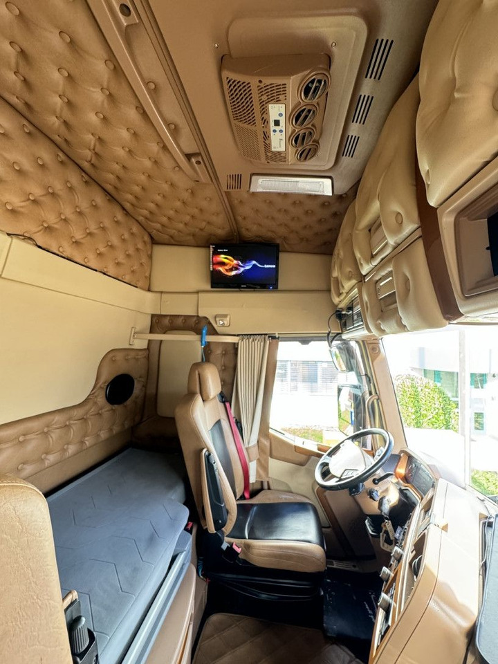 Renault T520 HIGHCAB TTC-Umbau 2-Tanks Retarder Standkli - Tractor: foto 1 Renault T520 HIGHCAB TTC-Umbau 2-Tanks Retarder Standkli - Tractor: foto 1