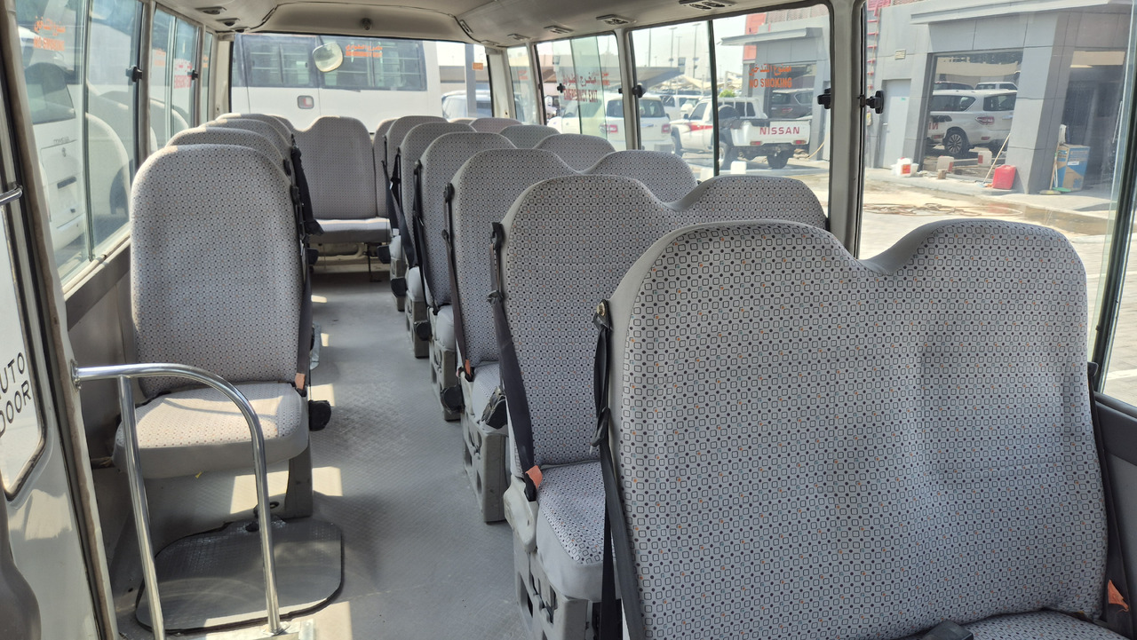 TOYOTA Coaster ... 30 places - Climatisé - Micro-ônibus, Furgão de passageiros: foto 4 TOYOTA Coaster ... 30 places - Climatisé - Micro-ônibus, Furgão de passageiros: foto 4