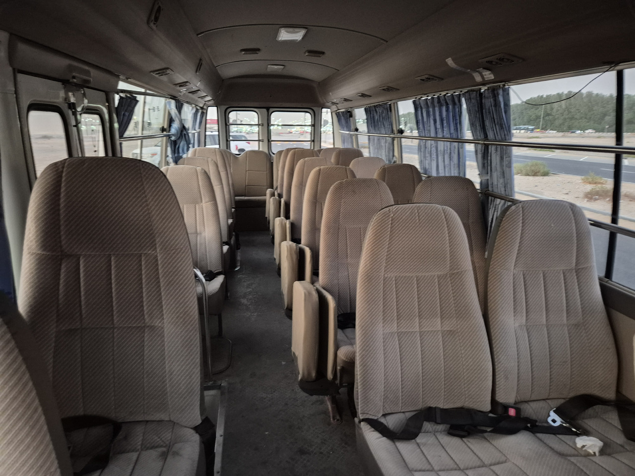 Toyota Coaster ... 30 places - climatisé - Micro-ônibus, Furgão de passageiros: foto 5 Toyota Coaster ... 30 places - climatisé - Micro-ônibus, Furgão de passageiros: foto 5