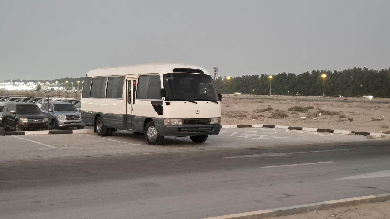 Toyota Coaster ... 30 places - climatisé - Micro-ônibus, Furgão de passageiros: foto 1 Toyota Coaster ... 30 places - climatisé - Micro-ônibus, Furgão de passageiros: foto 1