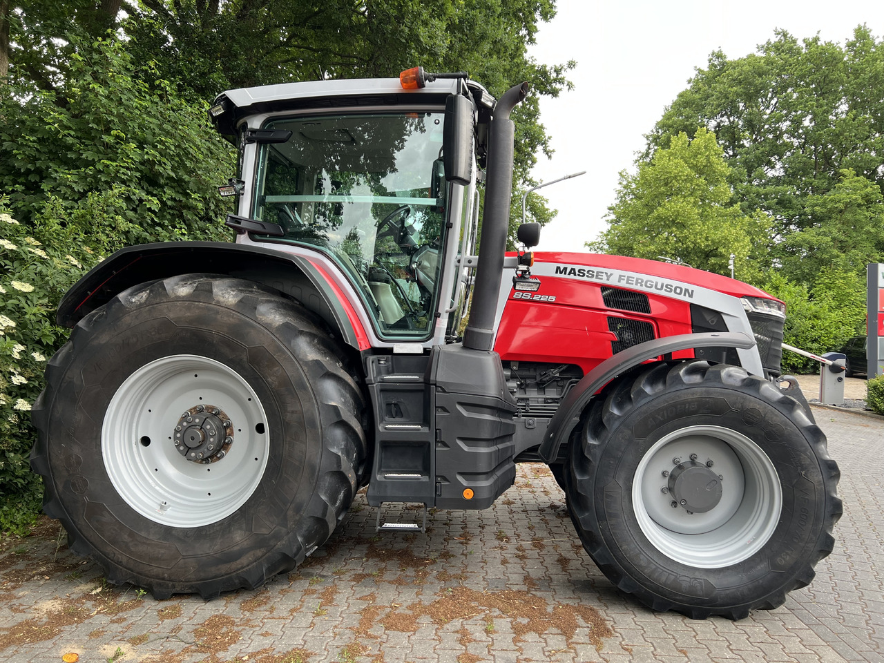 Massey Ferguson 8S.225 Dyne E-power - Trator: foto 4 Massey Ferguson 8S.225 Dyne E-power - Trator: foto 4