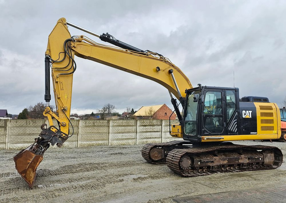 Escavadora de rastos Caterpillar 320 FL, 2017 ROK, 8500 MTH: foto 1