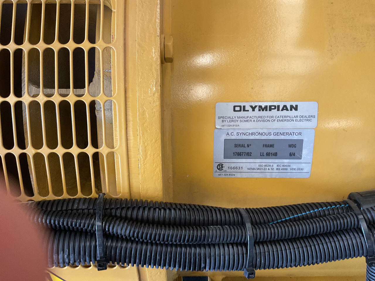Caterpillar C13, 400KVA Generator. Like brand new. - Gerador elétrico: foto 4 Caterpillar C13, 400KVA Generator. Like brand new. - Gerador elétrico: foto 4