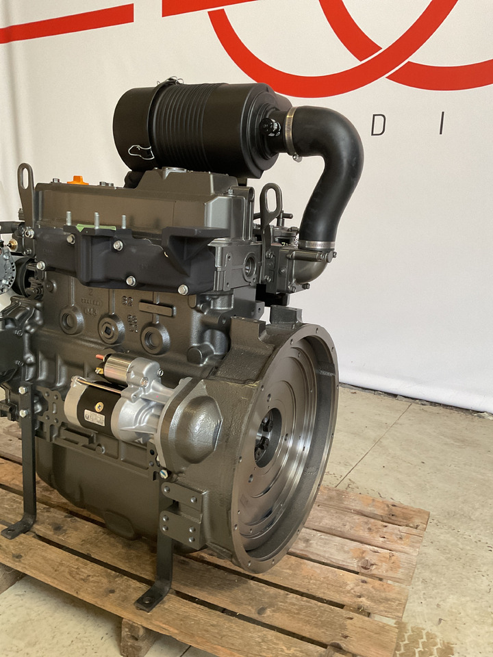 Yanmar 4TNV98 - Motor: foto 4 Yanmar 4TNV98 - Motor: foto 4