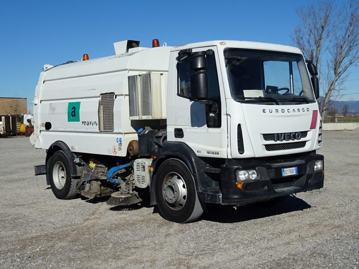 IVECO EUROCARGO 150E22 - Varredora urbana: foto 1 IVECO EUROCARGO 150E22 - Varredora urbana: foto 1