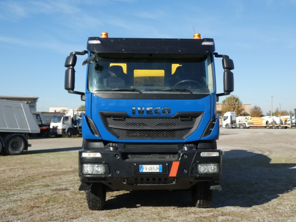 IVECO TRAKKER 500 CIFA RY1300 - Caminhão betoneira: foto 5 IVECO TRAKKER 500 CIFA RY1300 - Caminhão betoneira: foto 5
