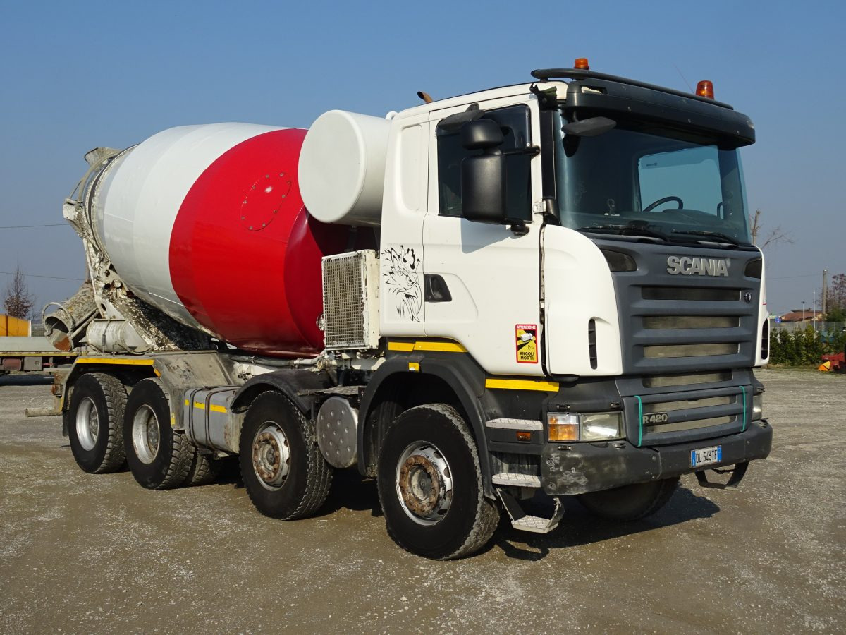 SCANIA R420 8X4 ARMEC HY120 - Caminhão betoneira: foto 3 SCANIA R420 8X4 ARMEC HY120 - Caminhão betoneira: foto 3