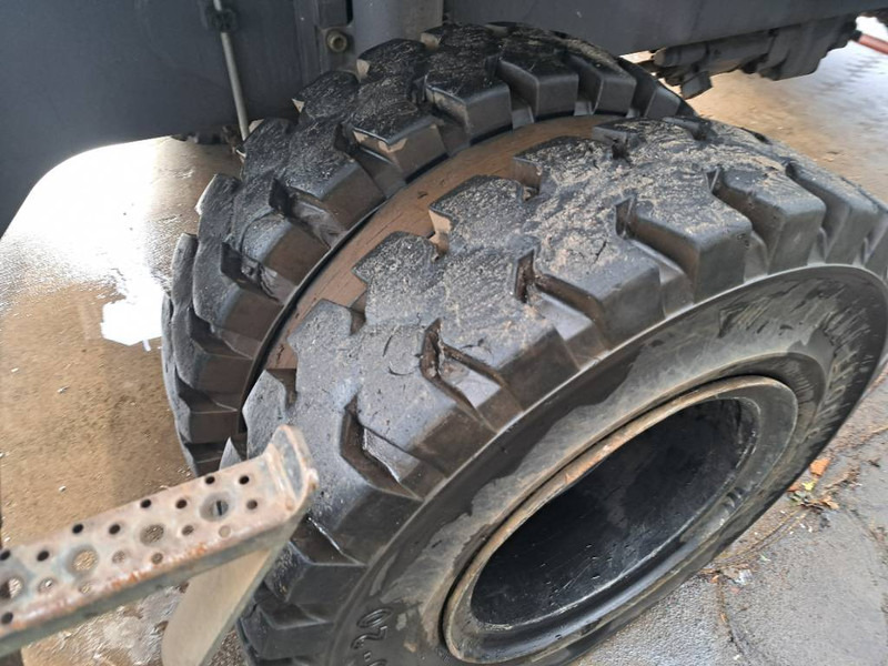 Fuchs MHL 350 F - Manipulador de material: foto 3 Fuchs MHL 350 F - Manipulador de material: foto 3