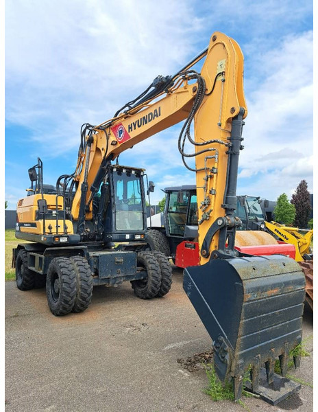 Hyundai HW 140 - Escavadeira de rodas: foto 5 Hyundai HW 140 - Escavadeira de rodas: foto 5