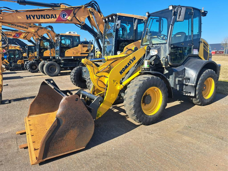 Komatsu WA100-8E0 - Carregadeira de rodas: foto 1 Komatsu WA100-8E0 - Carregadeira de rodas: foto 1