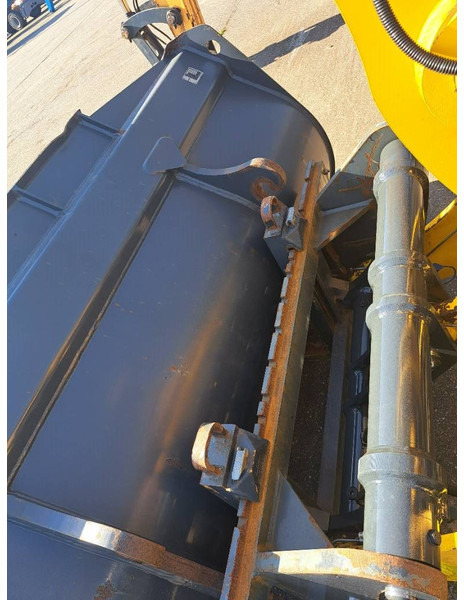 Komatsu WA100-8E0 - Carregadeira de rodas: foto 5 Komatsu WA100-8E0 - Carregadeira de rodas: foto 5