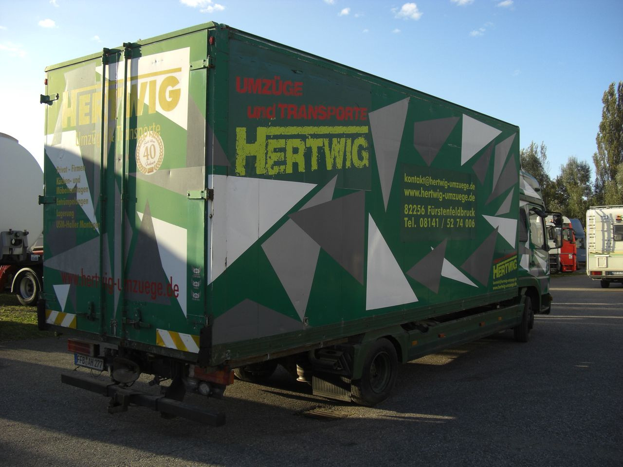 Mercedes-Benz 823L - Caminhão furgão: foto 3 Mercedes-Benz 823L - Caminhão furgão: foto 3