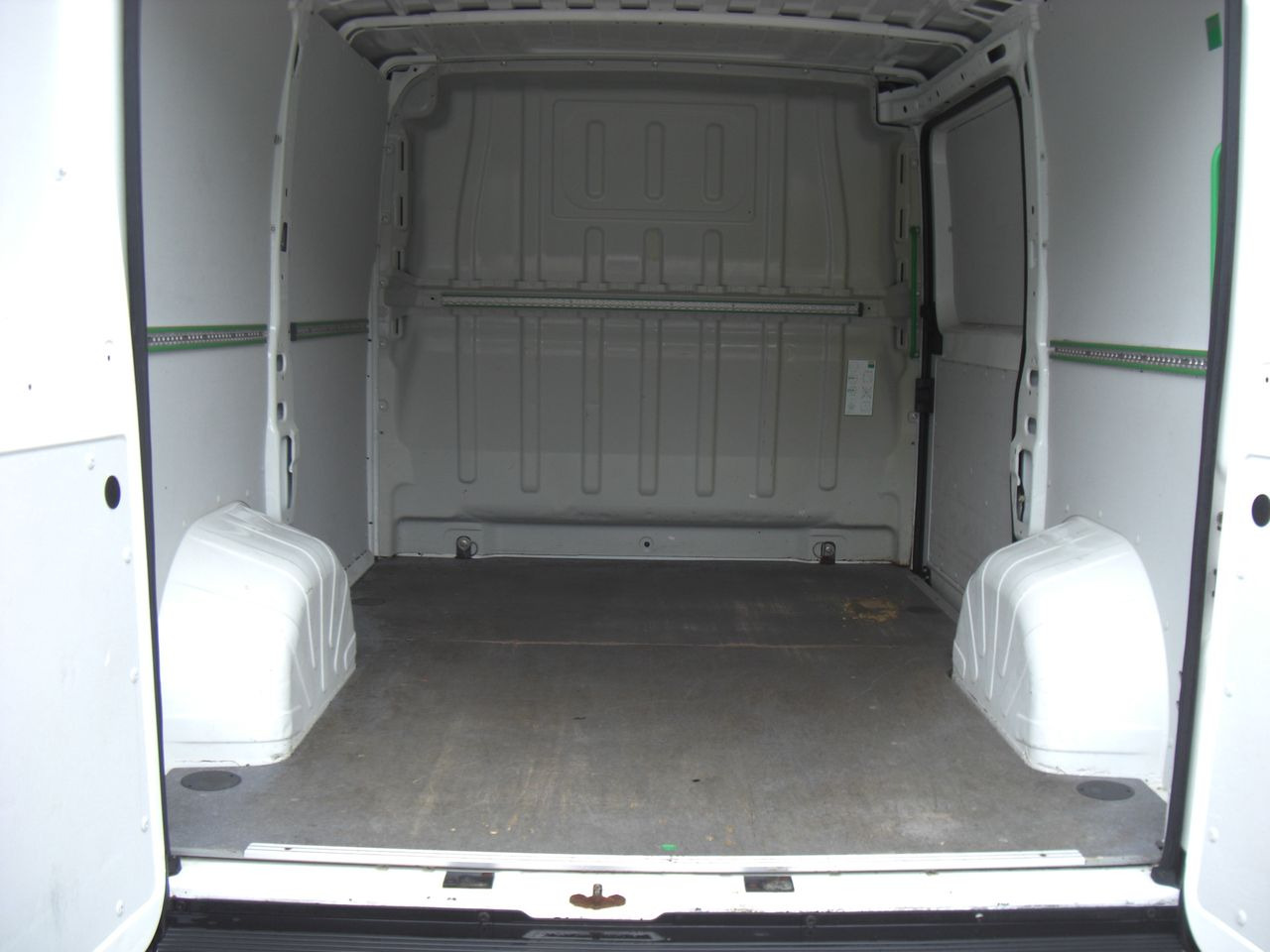 Furgão compacto Peugeot BOXER 2,0 KURZ/NIEDRIG: foto 6