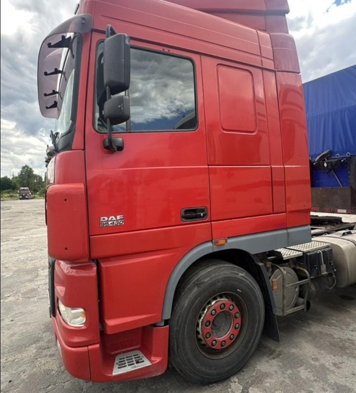 DAF XF 95 - Tractor: foto 3 DAF XF 95 - Tractor: foto 3