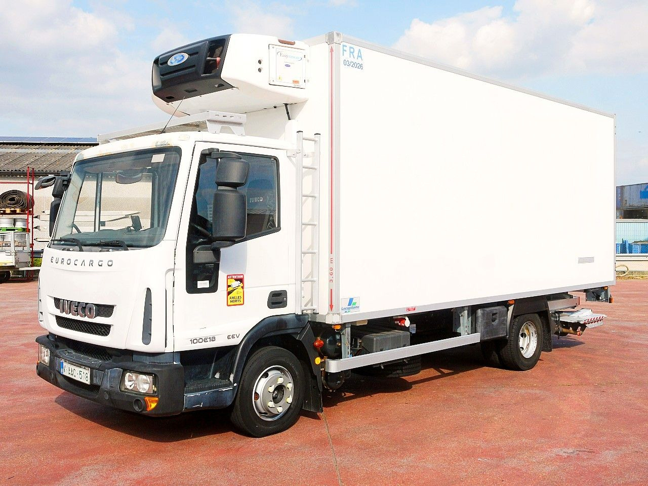 Iveco 100E18 EUROCARGO KUHLKOFFER CARRIER SUPRA 175tkm Iveco 100E18 EUROCARGO KUHLKOFFER CARRIER SUPRA 175tkm - Caminhão frigorífico: foto 4 Iveco 100E18 EUROCARGO KUHLKOFFER CARRIER SUPRA 175tkm Iveco 100E18 EUROCARGO KUHLKOFFER CARRIER SUPRA 175tkm - Caminhão frigorífico: foto 4