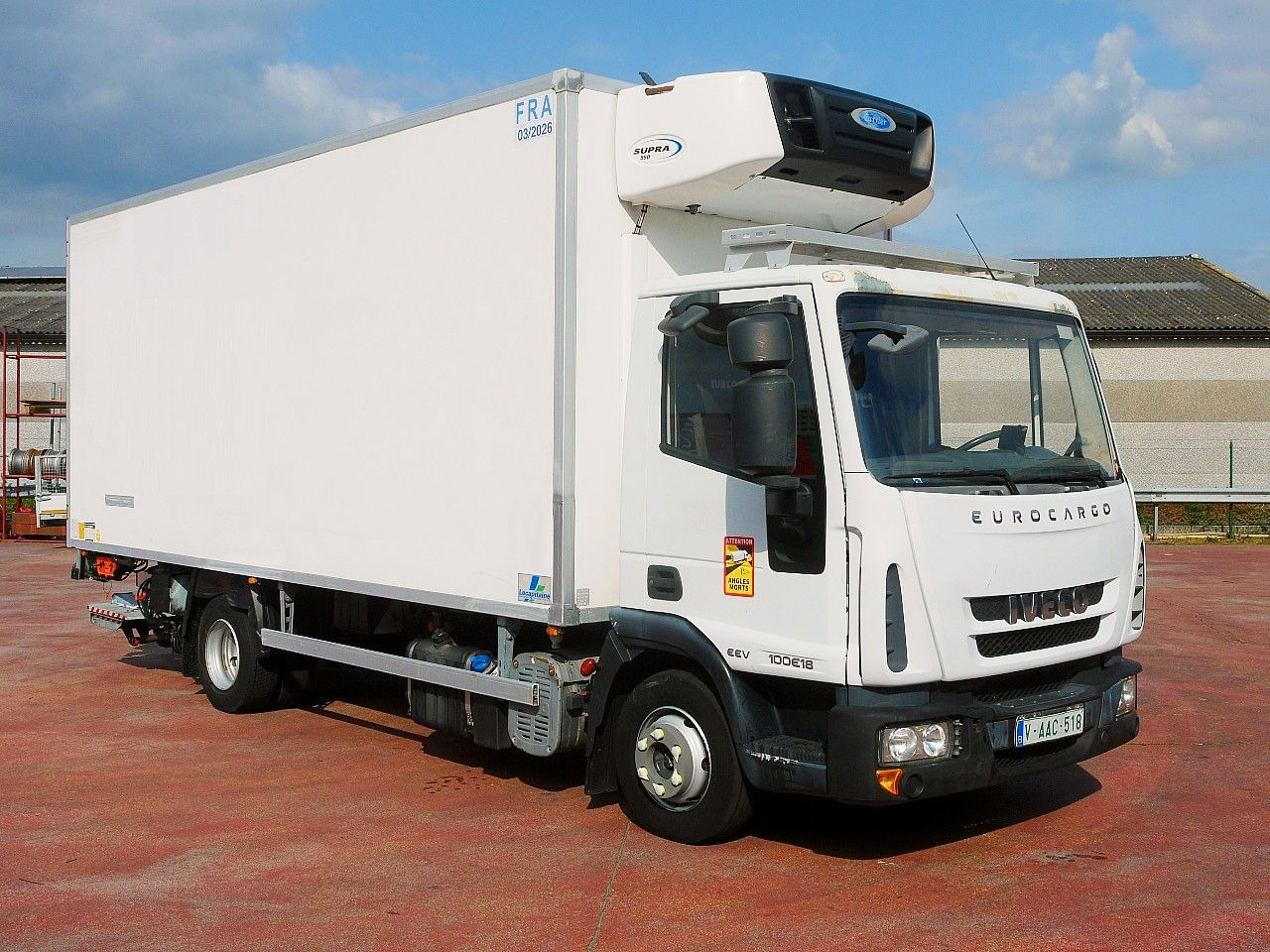 Iveco 100E18 EUROCARGO KUHLKOFFER CARRIER SUPRA 175tkm Iveco 100E18 EUROCARGO KUHLKOFFER CARRIER SUPRA 175tkm - Caminhão frigorífico: foto 2 Iveco 100E18 EUROCARGO KUHLKOFFER CARRIER SUPRA 175tkm Iveco 100E18 EUROCARGO KUHLKOFFER CARRIER SUPRA 175tkm - Caminhão frigorífico: foto 2