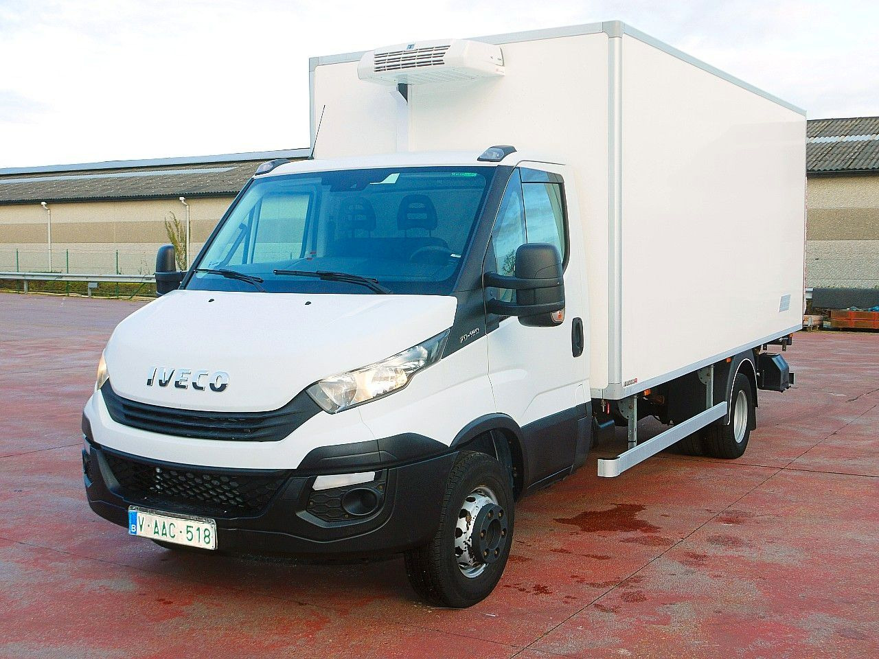Iveco 70C18 DAILY KUHLKOFFE THERMOKING V300 LBW A/C - Carrinha frigorífica: foto 5 Iveco 70C18 DAILY KUHLKOFFE THERMOKING V300 LBW A/C - Carrinha frigorífica: foto 5