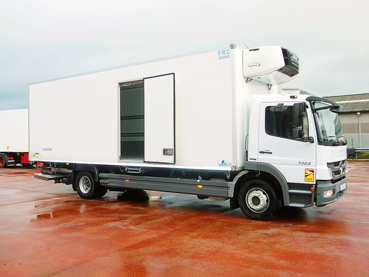 Mercedes-Benz 1322 ATEGO KUHLKOFFER CARRIER SUPRA 850 A/C LUFT - Caminhão frigorífico: foto 3 Mercedes-Benz 1322 ATEGO KUHLKOFFER CARRIER SUPRA 850 A/C LUFT - Caminhão frigorífico: foto 3