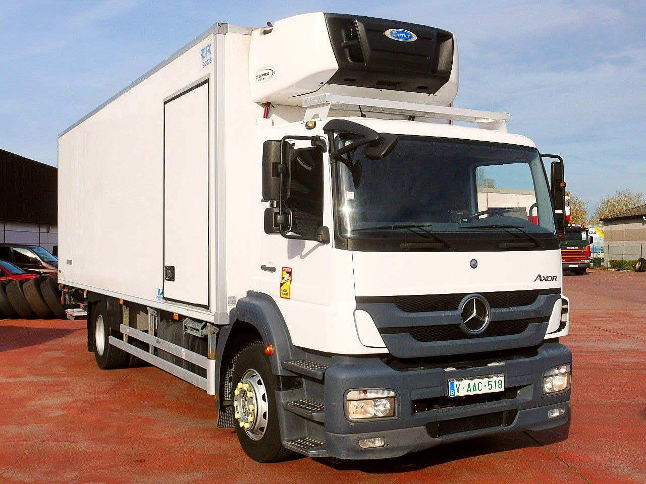 Mercedes-Benz 1829 AXOR KUHOKOFFER CARRIER SUPRA 1150MT A/C - Caminhão frigorífico: foto 1 Mercedes-Benz 1829 AXOR KUHOKOFFER CARRIER SUPRA 1150MT A/C - Caminhão frigorífico: foto 1