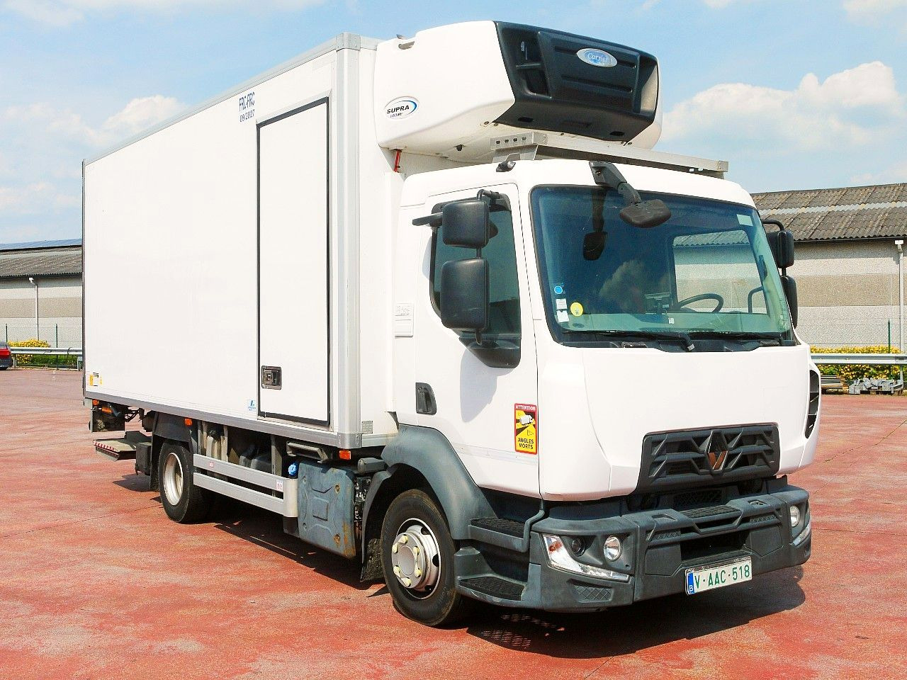 Renault D 10.210 KUHLKOFFER CARRIER SUPRA 1150 MT - Caminhão frigorífico: foto 2 Renault D 10.210 KUHLKOFFER CARRIER SUPRA 1150 MT - Caminhão frigorífico: foto 2