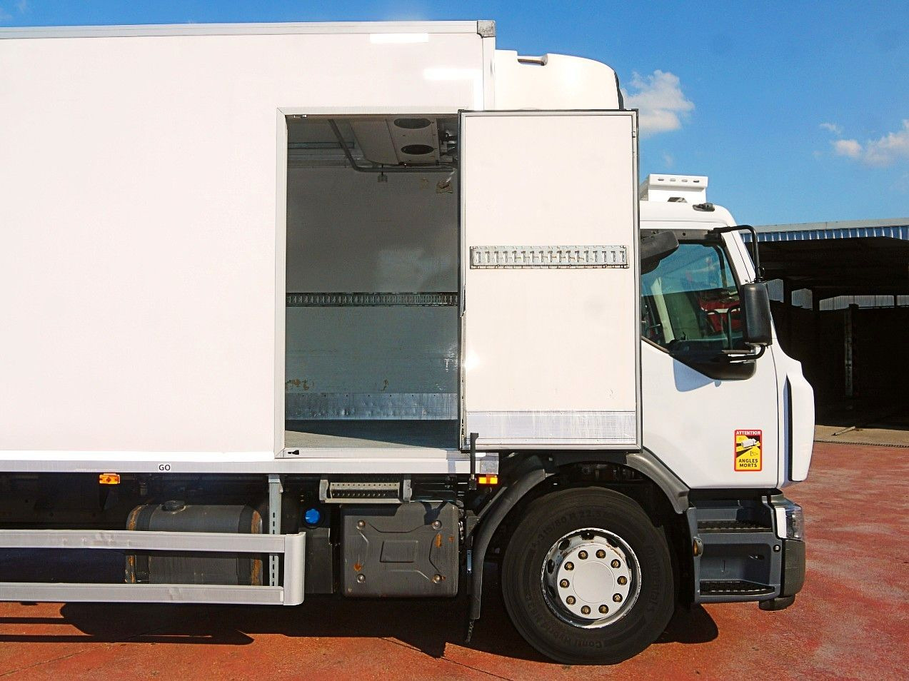 Caminhão frigorífico Renault D19.280 KUHLKOFFER CARRIER SUPRA 1150 MT: foto 9 Caminhão frigorífico Renault D19.280 KUHLKOFFER CARRIER SUPRA 1150 MT: foto 9