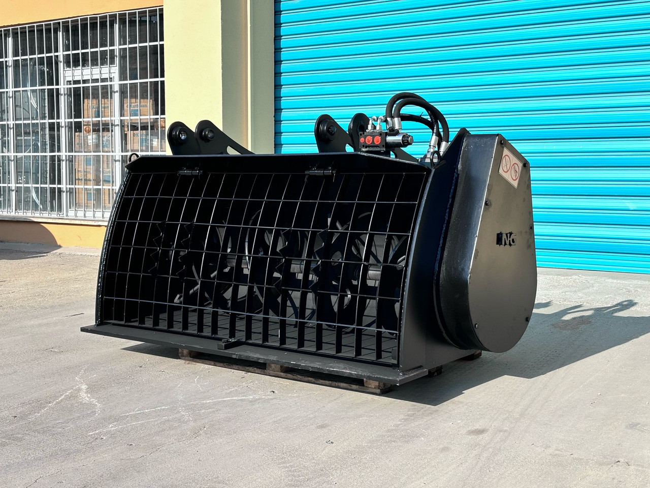 CONCRETE MIXING BUCKET - NG ATTACHMENTS - Balde para carregadeiras de Carregadeira: foto 1 CONCRETE MIXING BUCKET - NG ATTACHMENTS - Balde para carregadeiras de Carregadeira: foto 1