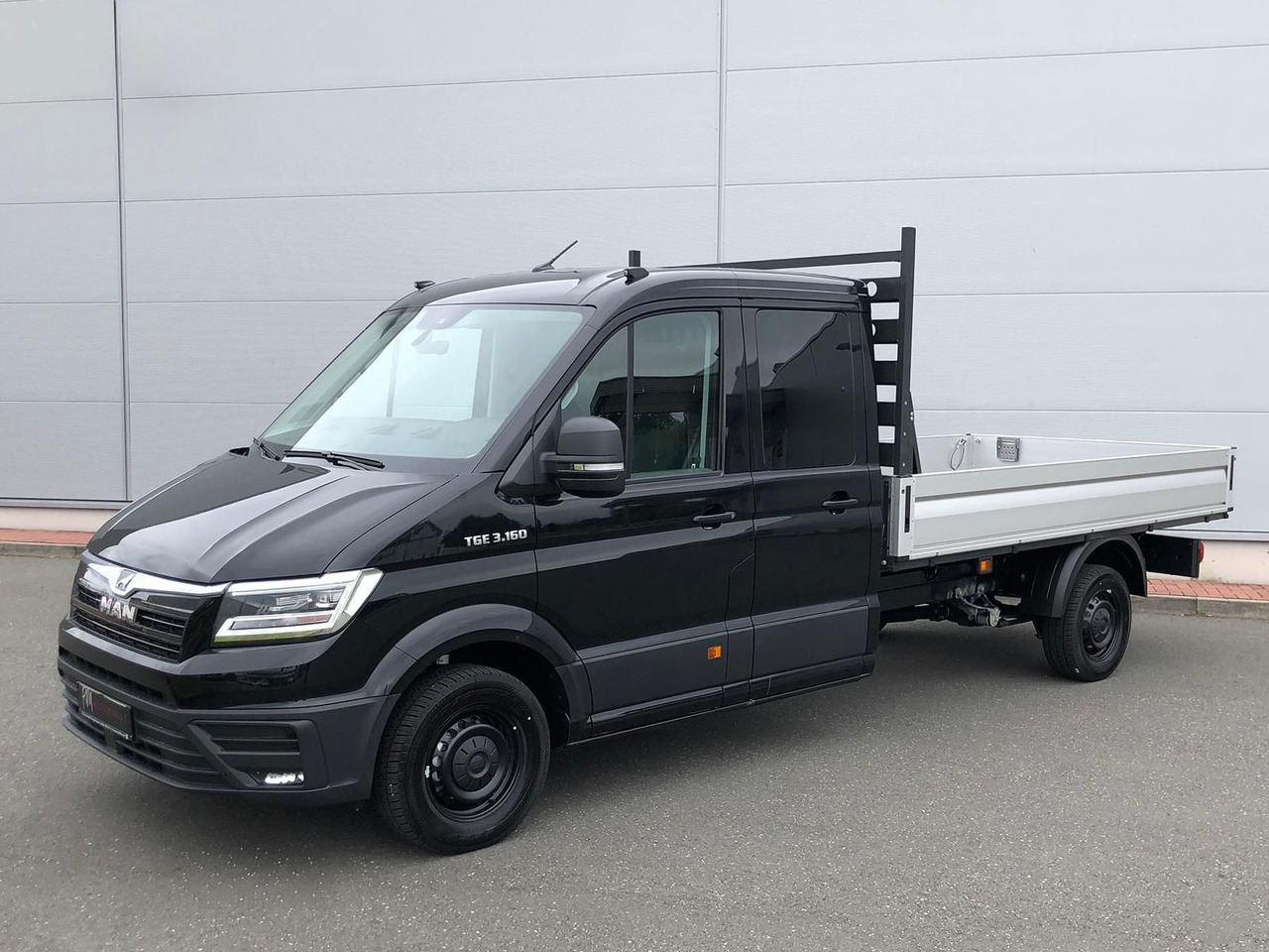 MAN TGE 3.160 Pritsche DOKA LR HECK AHK 3.5t ACC NAV - Automóvel: foto 1 MAN TGE 3.160 Pritsche DOKA LR HECK AHK 3.5t ACC NAV - Automóvel: foto 1