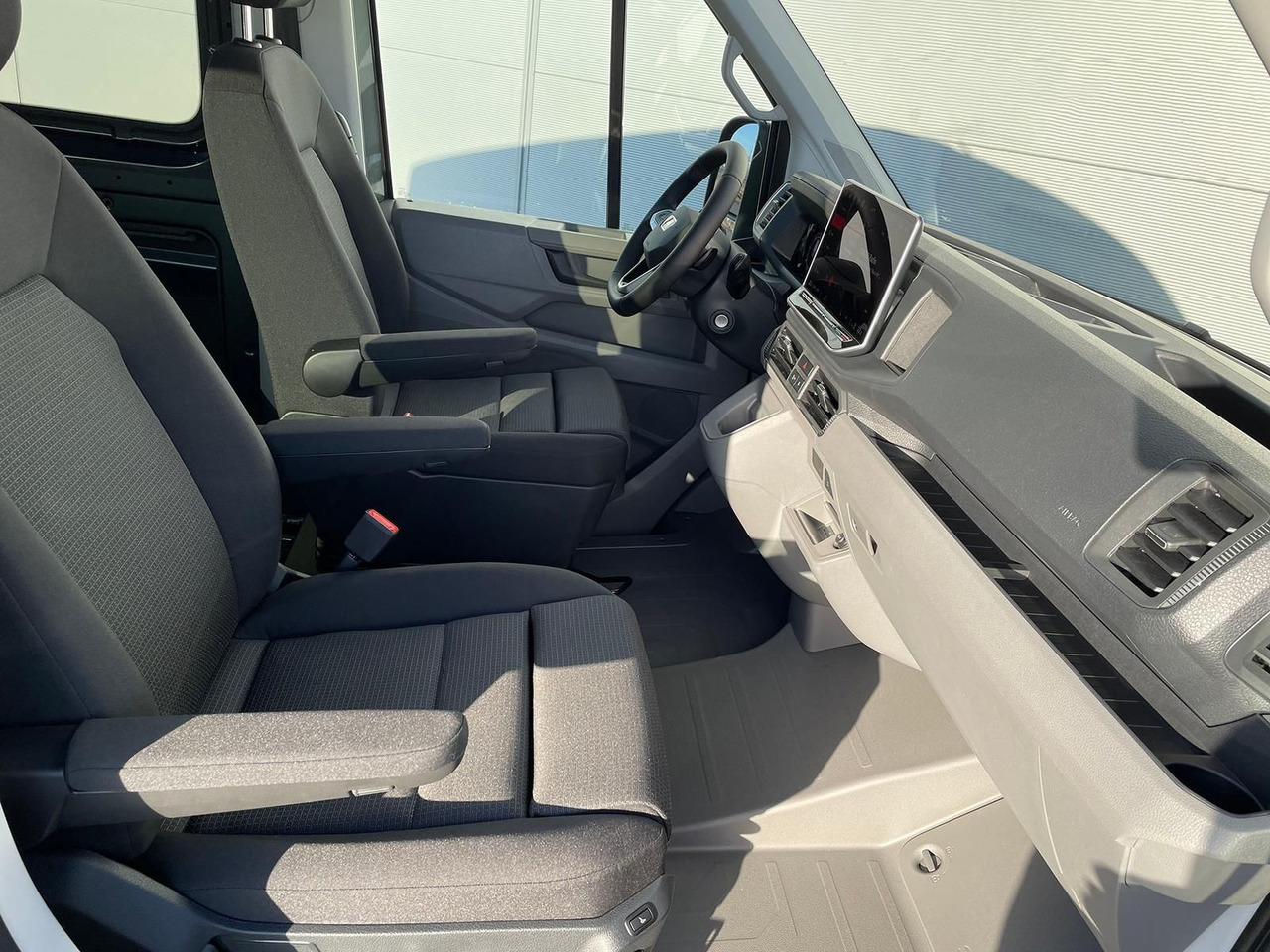 Automóvel MAN TGE 3.180 L3H2 KASTEN 4x4 AUTOM ACC LED AHK DAB: foto 14