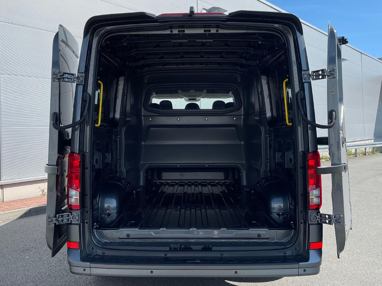 Automóvel MAN TGE 3.180 L3H2 MIXTO 4x4 INDIVIDUAL S ACC: foto 13
