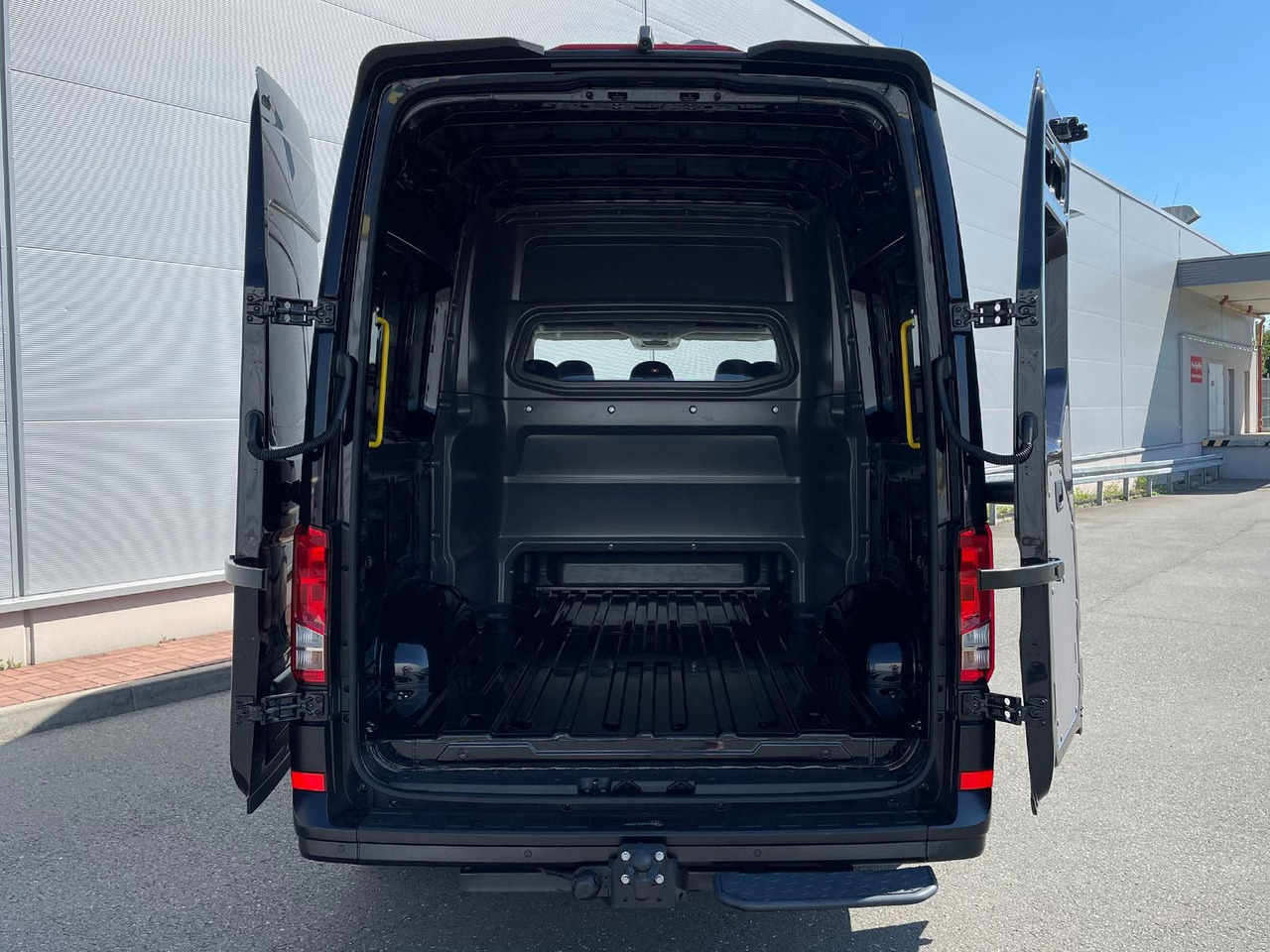Automóvel MAN TGE 3.180 L3H3 4x4 MIXTO Individual LionS STANDH: foto 32