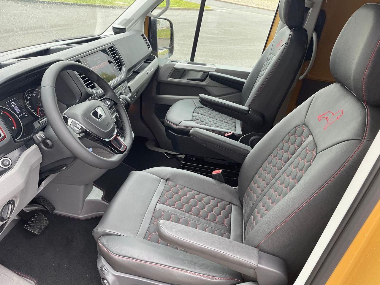 Furgão MAN TGE 3.180 L3H3 Individual Lion S ACC STANDHZ LED: foto 24 Furgão MAN TGE 3.180 L3H3 Individual Lion S ACC STANDHZ LED: foto 24